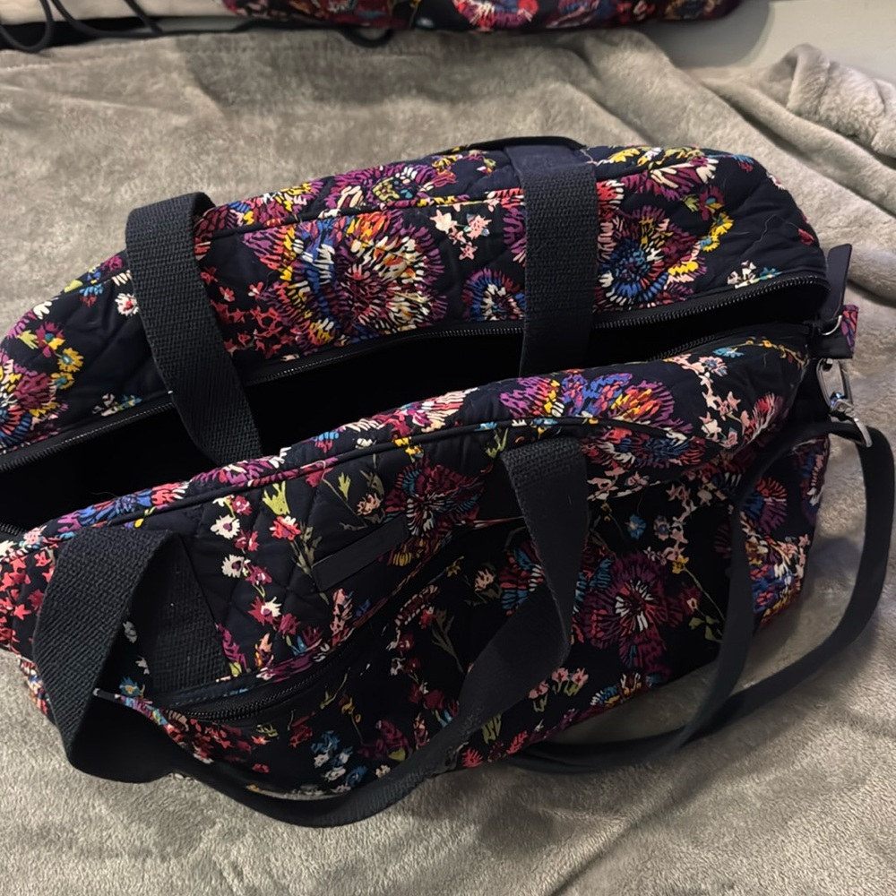 Vera Bradley compact weekend traveler bag in midnight wildflowers
